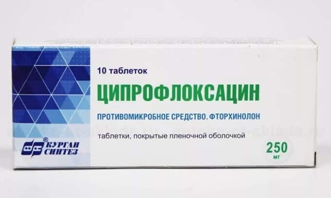 От кишечной палочки в мочевом пузыре применяют антибиотики широкого спектра действия. Для более эффективного лечения применяют препарат избирательного действия Ципрофлоксацин