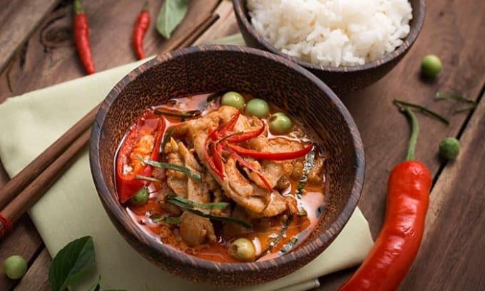 Запрещается кушать острые и соленые блюда
