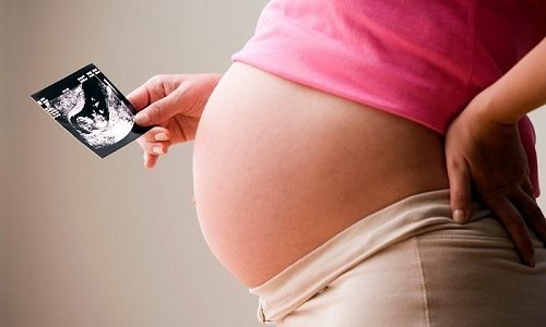 Особенно внимательно к своему здоровью нужно относиться беременным женщинам. В этот период на мочевой пузырь создается дополнительная нагрузка, поэтому возникший впервые цистит будущая мамочка может не распознать